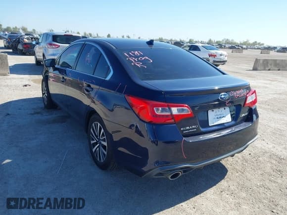 ✅ 2018 Subaru Legacy Premium • VIN: 4S3BNAF69J3002969 • Lot: 43485508. Wystawiony na IAAI z przebiegiem 117 587 mil. Bezpłatny archiwum sprzedaży aukcyjnych z USA i szczegółowy raport historii pojazdu na DreamBid. Zdjęcie 3.