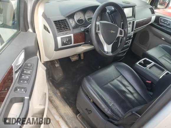 ✅ 2009 Chrysler Town & Country Touring • VIN: 2A8HR54X39R647968 • Лот: 61378925. Опубликован ранее на Copart с пробегом 205 580 миль. Бесплатный доступ к архиву аукционных продаж из США и подробный отчёт об истории автомобиля на DreamBid. Изображение 8.