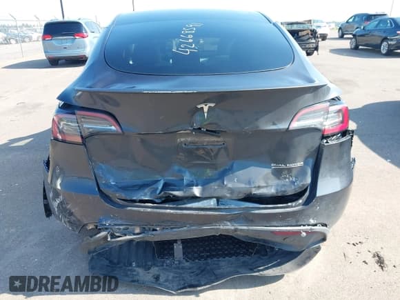 ✅ 2024 Tesla Model Y Performance • VIN: 7SAYGDEF8RF020386 • Lot: 42668591. Wystawiony na IAAI z przebiegiem 33 393 mil. Bezpłatny archiwum sprzedaży aukcyjnych z USA i szczegółowy raport historii pojazdu na DreamBid. Zdjęcie 6.