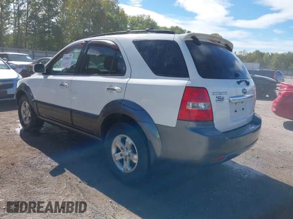 ✅ 2007 Kia Sorento LX • VIN: KNDJD736075697023 • Lot: 43386297. Listed on IAAI with 158,397 mi. Free auction sales archive from the USA and detailed vehicle history report at DreamBid. Image 3.