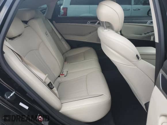 2016 Hyundai Genesis 3.8L z VIN KMHGN4JE8GU132861, wystawiony jako Copart lot #75945174 z przebiegiem 80 957 mil mil oraz Szkoda całkowita • Salvage title. Historia ofert i sprzedaży dostępna na DreamBid. Obrazek 10.