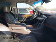 ✅ 2019 Cadillac Escalade ESV Luxury • VIN: 1GYS3HKJ8KR379147 • Lot: 41174769. Wystawiony na IAAI z przebiegiem 96 830 mil. Bezpłatny archiwum sprzedaży aukcyjnych z USA i szczegółowy raport historii pojazdu na DreamBid. Zdjęcie 5.