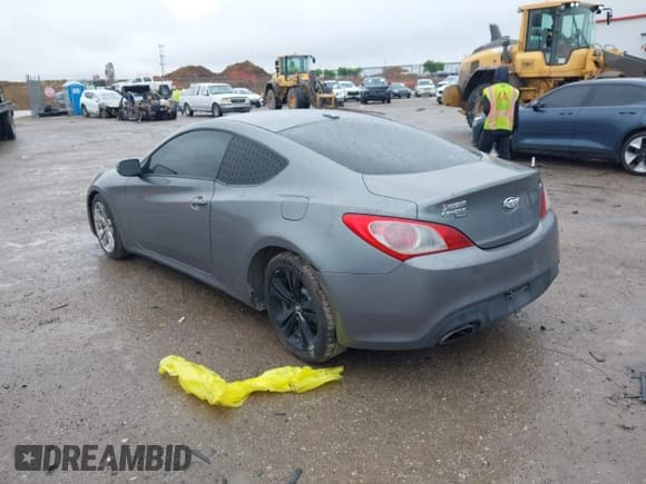 ✅ 2010 Hyundai Genesis Coupe • VIN: KMHHU6KH3AU008595 • Lot: 41967658. Wystawiony na IAAI z przebiegiem 174 161 mil. Bezpłatny archiwum sprzedaży aukcyjnych z USA i szczegółowy raport historii pojazdu na DreamBid. Zdjęcie 3.