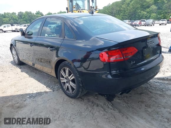 ✅ 2010 Audi A4 Premium • VIN: WAUDFAFL6AN036106 • Лот: 42403846. Опубликован ранее на IAAI с пробегом 121 504 миль. Бесплатный доступ к архиву аукционных продаж из США и подробный отчёт об истории автомобиля на DreamBid. Изображение 3.