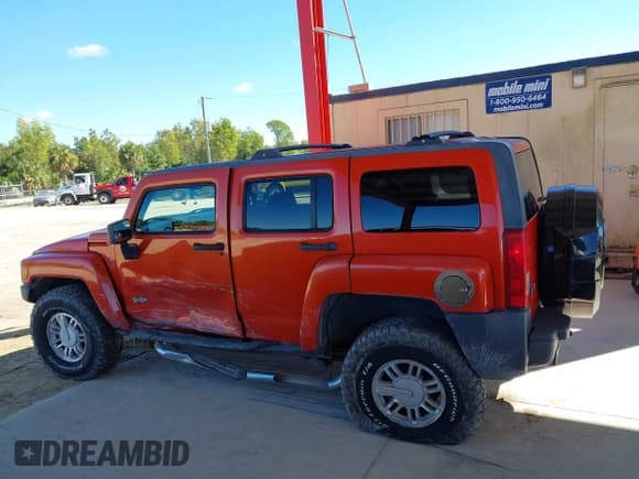 ✅ 2009 Hummer H3 SUV • VIN: 5GTEN13E598111137 • Lot: 43454063. Wystawiony na IAAI z przebiegiem 201 142 mil. Bezpłatny archiwum sprzedaży aukcyjnych z USA i szczegółowy raport historii pojazdu na DreamBid. Zdjęcie 14.