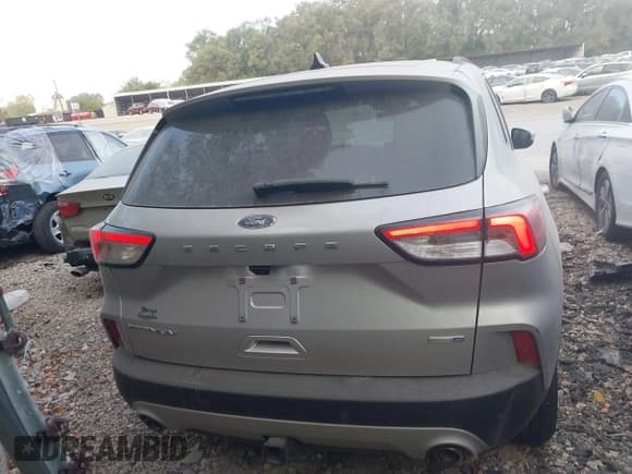 ✅ 2020 Ford Escape Titanium • VIN: 1FMCU9J96LUB18419 • Lot: 40612100. Wystawiony na IAAI z przebiegiem 40 041 mil. Bezpłatny archiwum sprzedaży aukcyjnych z USA i szczegółowy raport historii pojazdu na DreamBid. Zdjęcie 16.