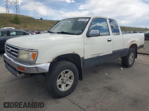 ✅ 1997 Toyota T100 SR5 • VIN: JT4UN24D0V0036838 • Лот: 64322705. Опубликован ранее на Copart с пробегом 226 229 миль. Бесплатный доступ к архиву аукционных продаж из США и подробный отчёт об истории автомобиля на DreamBid. Изображение 1.