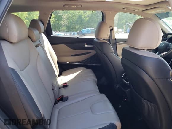 ✅ 2019 Hyundai Santa Fe Limited • VIN: 5NMS53AA7KH133523 • Лот: 48759743. Опубликован ранее на Copart с пробегом 34 625 миль. Бесплатный доступ к архиву аукционных продаж из США и подробный отчёт об истории автомобиля на DreamBid. Изображение 10.