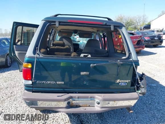 1997 Ford Explorer XL z VIN 1FMDU32EXVUA67202, wystawiony jako IAAI lot #43411217 z przebiegiem 152 951 mil mil oraz . Historia ofert i sprzedaży dostępna na DreamBid. Obrazek 17.