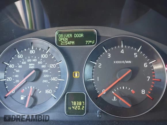 ✅ 2011 Volvo C30 • VIN: YV1672MK4B2247570 • Лот: 43800647. Опубликован ранее на IAAI с пробегом 78 387 миль. Бесплатный доступ к архиву аукционных продаж из США и подробный отчёт об истории автомобиля на DreamBid. Изображение 7.