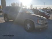 ✅ 2007 Chevrolet Suburban LTZ • VIN: 3GNFK16347G308507 • Лот: 90425615. Опубликован ранее на Copart с пробегом Не указан. Бесплатный доступ к архиву аукционных продаж из США и подробный отчёт об истории автомобиля на DreamBid. Изображение 4.
