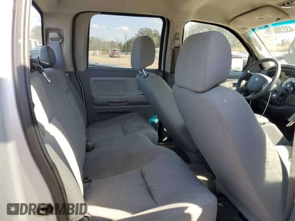 2007 Dodge Dakota ST z VIN 1D7HW28P17S184237, wystawiony jako Copart lot #43230605 z przebiegiem 151 993 mil mil oraz Czysty tytuł • Clean title. Historia ofert i sprzedaży dostępna na DreamBid. Obrazek 10.