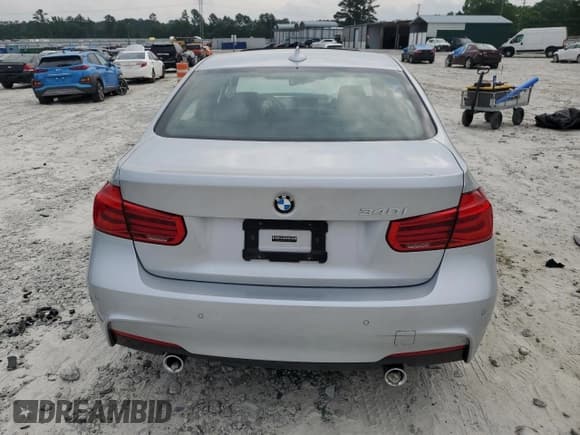 ✅ 2018 BMW 3 Series 340i • VIN: WBA8B3G54JNV00972 • Lot: 59603215. Listed on Copart with 47,732 mi. Free auction sales archive from the USA and detailed vehicle history report at DreamBid. Image 6.