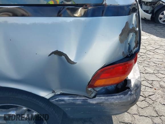 ✅ 1991 Toyota Previa LE • VIN: JT3AC12R6M0054071 • Лот: 43747066. Опубликован ранее на IAAI с пробегом 279 394 миль. Бесплатный доступ к архиву аукционных продаж из США и подробный отчёт об истории автомобиля на DreamBid. Изображение 17.