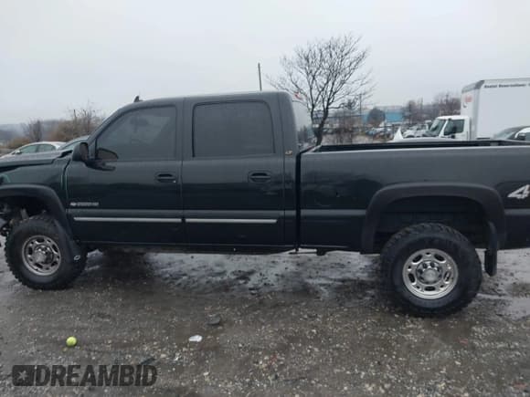 ✅ 2006 Chevrolet Silverado 2500HD LT3 • VIN: 1GCHK23U96F135779 • Lot: 43832475. Wystawiony na IAAI z przebiegiem Nie podano. Bezpłatny archiwum sprzedaży aukcyjnych z USA i szczegółowy raport historii pojazdu na DreamBid. Zdjęcie 15.
