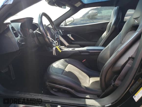 2014 Chevrolet Corvette 3LT z VIN 1G1YF2D79E5109175, wystawiony jako Copart lot #69514604 z przebiegiem 17 514 mil mil oraz Czysty tytuł • Clean title. Historia ofert i sprzedaży dostępna na DreamBid. Obrazek 7.