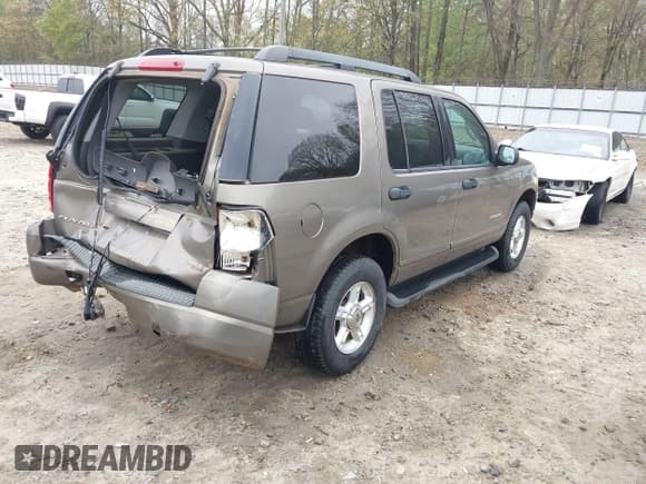 ✅ 2005 Ford Explorer XLT • VIN: 1FMZU73K15UA50967 • Lot: 41942506. Wystawiony na IAAI z przebiegiem 175 621 mil. Bezpłatny archiwum sprzedaży aukcyjnych z USA i szczegółowy raport historii pojazdu na DreamBid. Zdjęcie 4.