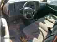 2004 Chevrolet Silverado 1500 Work Truck z VIN 1GCEC14X54Z118864, wystawiony jako Copart lot #81513555 z przebiegiem 186 665 mil mil oraz Szkoda całkowita • Salvage title. Historia ofert i sprzedaży dostępna na DreamBid. Obrazek 8.