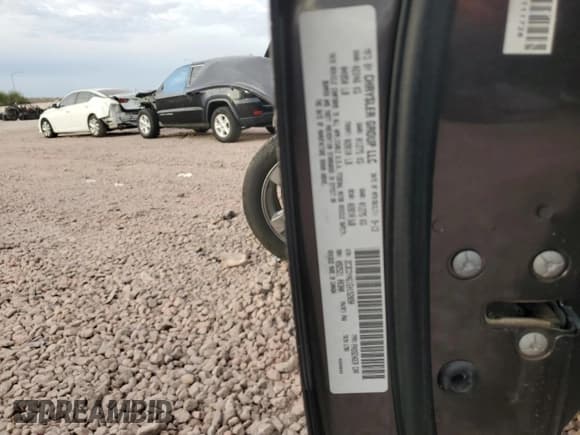 ✅ 2014 Dodge Challenger SXT • VIN: 2C3CDYAG1EH152890 • Lot: 82688384. Wystawiony na Copart z przebiegiem 100 845 mil. Bezpłatny archiwum sprzedaży aukcyjnych z USA i szczegółowy raport historii pojazdu na DreamBid. Zdjęcie 12.