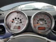 ✅ 2005 MINI Convertible S • VIN: WMWRH33415TK55243 • Lot: 93570225. Wystawiony na Copart z przebiegiem 79 303 mil. Bezpłatny archiwum sprzedaży aukcyjnych z USA i szczegółowy raport historii pojazdu na DreamBid. Zdjęcie 9.