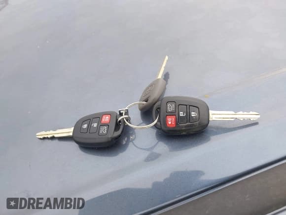 ✅ 2017 Toyota Highlander LE • VIN: 5TDZZRFH1HS222330 • Lot: 41933841. Wystawiony na IAAI z przebiegiem 150 459 mil. Bezpłatny archiwum sprzedaży aukcyjnych z USA i szczegółowy raport historii pojazdu na DreamBid. Zdjęcie 11.