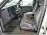 2000 Dodge Dakota Sport z VIN 1B7GL2AN5YS642063, wystawiony jako Copart lot #76665334 z przebiegiem Nie podano mil oraz Nie do naprawy • Non repairable. Historia ofert i sprzedaży dostępna na DreamBid. Obrazek 7.