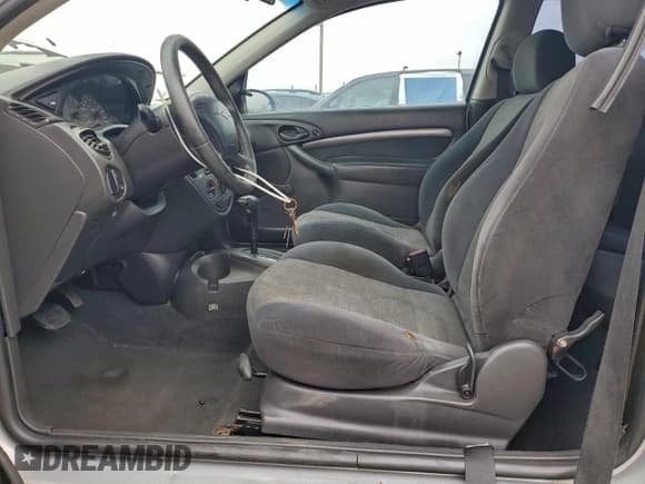 ✅ 2000 Ford Focus ZX3 • VIN: 3FAFP3134YR220498 • Lot: 94833625. Listed on Copart with 183,991 mi. Free auction sales archive from the USA and detailed vehicle history report at DreamBid. Image 7.