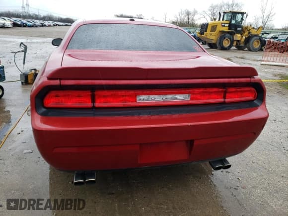 ✅ 2010 Dodge Challenger SE • VIN: 2B3CJ4DV0AH277799 • Lot: 51150915. Wystawiony na Copart z przebiegiem 237 135 mil. Bezpłatny archiwum sprzedaży aukcyjnych z USA i szczegółowy raport historii pojazdu na DreamBid. Zdjęcie 6.