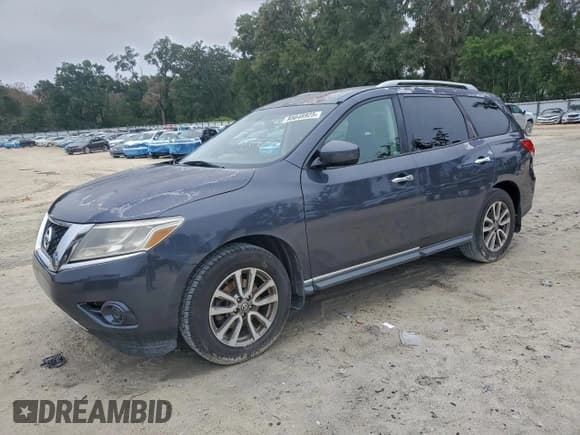 ✅ 2014 Nissan Pathfinder SV • VIN: 5N1AR2MN3EC706067 • Lot: 95648925. Listed on Copart with 198,434 mi. Free auction sales archive from the USA and detailed vehicle history report at DreamBid. Image 1.