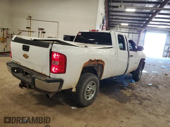 ✅ 2013 Chevrolet Silverado 2500HD Work Truck • VIN: 1GC2KVCG2DZ111711 • Lot: 63404665. Wystawiony na Copart z przebiegiem 251 909 mil. Bezpłatny archiwum sprzedaży aukcyjnych z USA i szczegółowy raport historii pojazdu na DreamBid. Zdjęcie 3.
