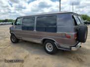 ✅ 1993 GMC Vandura • VIN: 1GDEG25KXPF515257 • Lot: 56179665. Wystawiony na Copart z przebiegiem 308 324 mil. Bezpłatny archiwum sprzedaży aukcyjnych z USA i szczegółowy raport historii pojazdu na DreamBid. Zdjęcie 2.