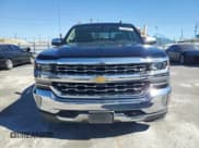 ✅ 2018 Chevrolet Silverado 1500 LTZ • VIN: 1GCVKSEC5JZ358772 • Lot: 69602395. Wystawiony na Copart z przebiegiem 122 971 mil. Bezpłatny archiwum sprzedaży aukcyjnych z USA i szczegółowy raport historii pojazdu na DreamBid. Zdjęcie 5.
