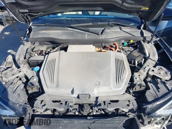 ✅ 2019 Audi e-tron Premium Plus • VIN: WA1LAAGE8KB010374 • Lot: 43541148. Listed on IAAI with 43,510 mi. Free auction sales archive from the USA and detailed vehicle history report at DreamBid. Image 10.