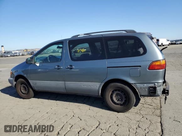 ✅ 2000 Toyota Sienna CE • VIN: 4T3ZF19C9YU222343 • Lot: 69520224. Listed on Copart with 524,710 mi. Free auction sales archive from the USA and detailed vehicle history report at DreamBid. Image 2.