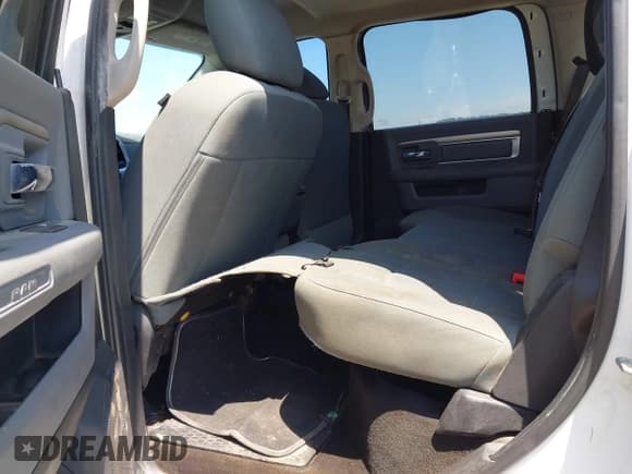 ✅ 2015 Ram 2500 SLT • VIN: 3C6UR5DL3FG600287 • Lot: 42779844. Wystawiony na IAAI z przebiegiem 365 428 mil. Bezpłatny archiwum sprzedaży aukcyjnych z USA i szczegółowy raport historii pojazdu na DreamBid. Zdjęcie 8.