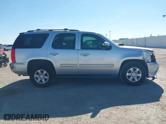 ✅ 2011 GMC Yukon SLE • VIN: 1GKS1AE06BR242413 • Lot: 43627026. Wystawiony na IAAI z przebiegiem 128 115 mil. Bezpłatny archiwum sprzedaży aukcyjnych z USA i szczegółowy raport historii pojazdu na DreamBid. Zdjęcie 13.