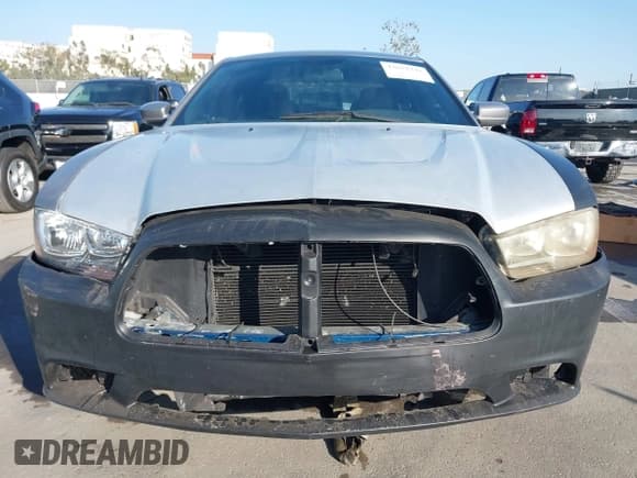 ✅ 2014 Dodge Charger SE • VIN: 2C3CDXBG0EH147527 • Lot: 43621242. Wystawiony na IAAI z przebiegiem 133 042 mil. Bezpłatny archiwum sprzedaży aukcyjnych z USA i szczegółowy raport historii pojazdu na DreamBid. Zdjęcie 12.