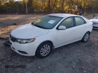 ✅ 2013 Kia Forte EX • VIN: KNAFU4A23D5656169 • Лот: 43477892. Опубликован ранее на IAAI с пробегом 217 637 миль. Бесплатный доступ к архиву аукционных продаж из США и подробный отчёт об истории автомобиля на DreamBid. Изображение 2.