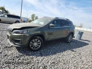 ✅ 2019 Jeep Cherokee Altitude • VIN: 1C4PJMLN0KD189562 • Lot: 84415255. Wystawiony na Copart z przebiegiem 95 526 mil. Bezpłatny archiwum sprzedaży aukcyjnych z USA i szczegółowy raport historii pojazdu na DreamBid. Zdjęcie 1.