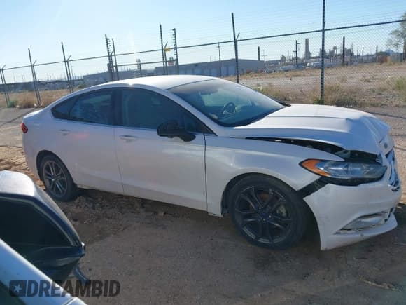 ✅ 2017 Ford Fusion SE • VIN: 3FA6P0HD2HR322623 • Lot: 43811304. Wystawiony na IAAI z przebiegiem 114 618 mil. Bezpłatny archiwum sprzedaży aukcyjnych z USA i szczegółowy raport historii pojazdu na DreamBid. Zdjęcie 14.