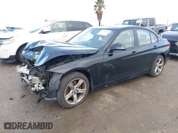 ✅ 2015 BMW 3 Series 328i • VIN: WBA3A5G54FNS90096 • Lot: 41778545. Listed on IAAI with 99,511 mi. Free auction sales archive from the USA and detailed vehicle history report at DreamBid. Image 18.