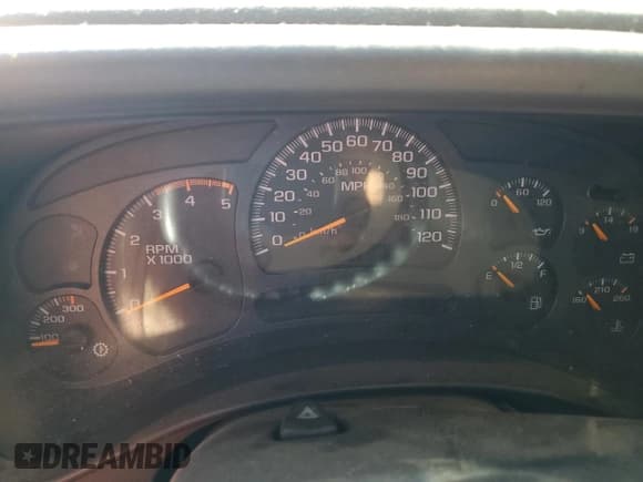 ✅ 2005 Chevrolet Silverado 2500HD LS • VIN: 1GCHK23275F851139 • Lot: 86620585. Wystawiony na Copart z przebiegiem Nie podano. Bezpłatny archiwum sprzedaży aukcyjnych z USA i szczegółowy raport historii pojazdu na DreamBid. Zdjęcie 9.