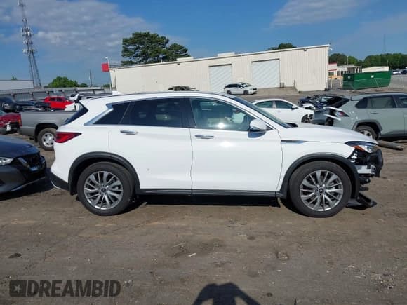 ✅ 2024 Infiniti QX50 Pure • VIN: 3PCAJ5AB4RF114693 • Lot: 42342843. Wystawiony na IAAI z przebiegiem 3 795 mil. Bezpłatny archiwum sprzedaży aukcyjnych z USA i szczegółowy raport historii pojazdu na DreamBid. Zdjęcie 13.