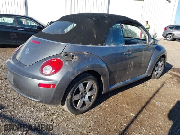 ✅ 2006 Volkswagen Beetle • VIN: 3VWRF31Y46M332134 • Лот: 43544817. Опубликован ранее на IAAI с пробегом 82 264 миль. Бесплатный доступ к архиву аукционных продаж из США и подробный отчёт об истории автомобиля на DreamBid. Изображение 4.