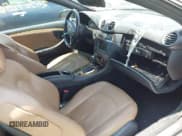 ✅ 2008 Mercedes-Benz CLK 550 • VIN: WDBTK72F78T099782 • Lot: 42811457. Wystawiony na IAAI z przebiegiem Nie podano. Bezpłatny archiwum sprzedaży aukcyjnych z USA i szczegółowy raport historii pojazdu na DreamBid. Zdjęcie 5.