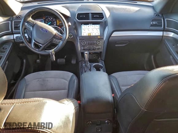 ✅ 2017 Ford Explorer XLT • VIN: 1FM5K7D89HGC85322 • Лот: 94774915. Опубликован ранее на Copart с пробегом 77 774 миль. Бесплатный доступ к архиву аукционных продаж из США и подробный отчёт об истории автомобиля на DreamBid. Изображение 8.