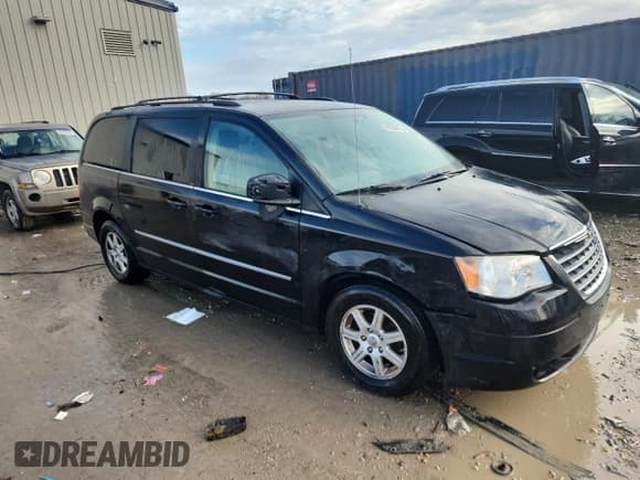 ✅ 2010 Chrysler Town & Country Touring • VIN: 2A4RR5D11AR104902 • Lot: 91252665. Listed on Copart with 181,368 mi. Free auction sales archive from the USA and detailed vehicle history report at DreamBid. Image 4.