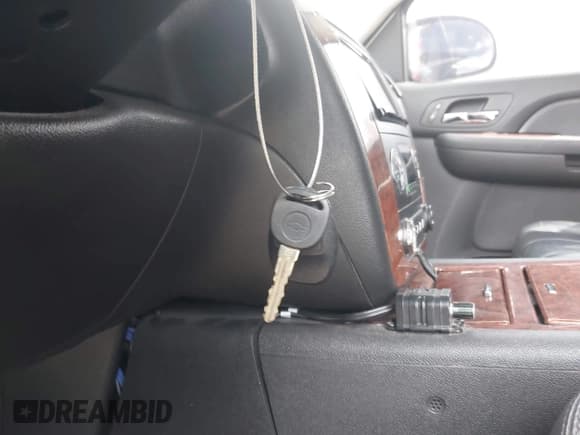 ✅ 2008 Chevrolet Tahoe LTZ • VIN: 1GNFC13J38R200719 • Лот: 41708984. Опубликован ранее на IAAI с пробегом 305 001 миль. Бесплатный доступ к архиву аукционных продаж из США и подробный отчёт об истории автомобиля на DreamBid. Изображение 11.