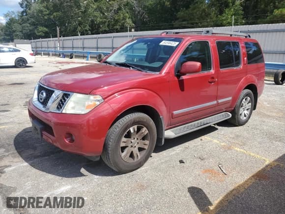 ✅ 2011 Nissan Pathfinder SV • VIN: 5N1AR1NB2BC603720 • Lot: 84596425. Wystawiony na Copart z przebiegiem 218 336 mil. Bezpłatny archiwum sprzedaży aukcyjnych z USA i szczegółowy raport historii pojazdu na DreamBid. Zdjęcie 1.