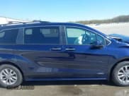 ✅ 2021 Toyota Sienna XLE • VIN: 5TDJRKEC2MS023873 • Lot: 42007925. Listed on IAAI with 75,909 mi. Free auction sales archive from the USA and detailed vehicle history report at DreamBid. Image 13.